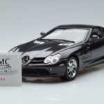 Mercedes SLR McLaren Черен CMC 1:18 - image 8 of 10