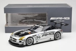 Mercedes SLS AMG GT3 #96 M. Hakkinen AMG Customer Sports 6 Hours of Zhuhai ILMC 2011 Minichamps 1:18 B66960197 Метал — снимка 6 от 6