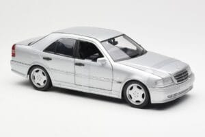 Mercedes C36 AMG W202 Сребрист UT Models 1:18 180035000 Метал — снимка 4 от 6