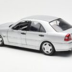 Mercedes C36 AMG W202 Сребрист UT Models 1:18 - image 5 of 6