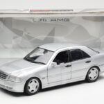 Mercedes C36 AMG W202 Сребрист UT Models 1:18 - image 6 of 6