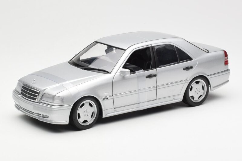 Mercedes C36 AMG W202 Сребрист UT Models 1:18