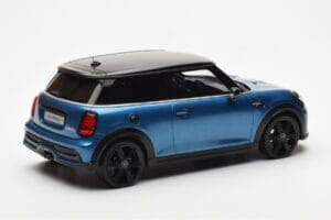 Mini Cooper S F56 Island Син Otto 1:18 OT982 Смола — снимка 2 от 6