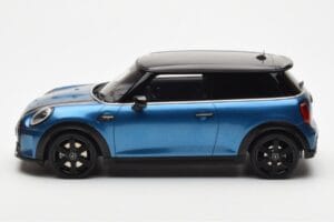 Mini Cooper S F56 Island Син Otto 1:18 OT982 Смола — снимка 3 от 6