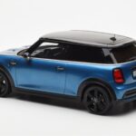 Mini Cooper S F56 Island Син Otto 1:18 - image 5 of 6