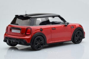 Mini Cooper S JCW F56 Червен Otto 1:18 OT984 Смола — снимка 2 от 6