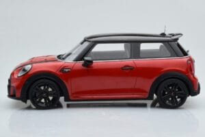 Mini Cooper S JCW F56 Червен Otto 1:18 OT984 Смола — снимка 3 от 6