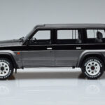 Nissan Patrol GR Y60 Сив Otto 1:18 - image 3 of 6