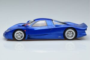 Nissan R390 GT1 Road Car GT Spirit 1:18 GT403 Смола — снимка 3 от 6
