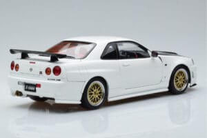Nissan Skyline GT-R R34 Nismo Z-Tune Бял MotorHelix 1:18 M83407 Метал — снимка 3 от 11