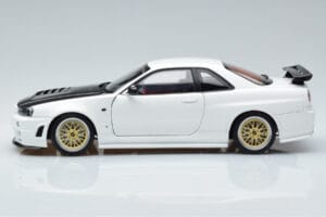 Nissan Skyline GT-R R34 Nismo Z-Tune Бял MotorHelix 1:18 M83407 Метал — снимка 5 от 11