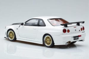 Nissan Skyline GT-R R34 Nismo Z-Tune Бял MotorHelix 1:18 M83407 Метал — снимка 7 от 11