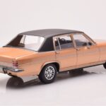 Opel Diplomat B Бежов Металик MCG 1:18 - image 2 of 6