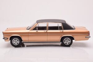 Opel Diplomat B Бежов Металик MCG 1:18 MCG18335 Метал — снимка 3 от 6