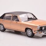 Opel Diplomat B Бежов Металик MCG 1:18 - image 4 of 6