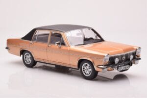 Opel Diplomat B Бежов Металик MCG 1:18 MCG18335 Метал — снимка 4 от 6
