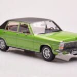 Opel Diplomat B Зелен Металик MCG 1:18 - image 4 of 6
