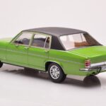 Opel Diplomat B Зелен Металик MCG 1:18 - image 5 of 6