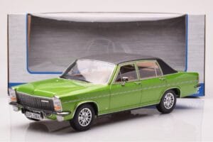 Opel Diplomat B Зелен Металик MCG 1:18 MCG18337 Метал — снимка 6 от 6