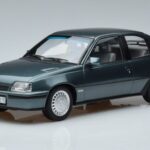 Opel Kadett E GSi Син Металик Norev 1:18 183614 Метал