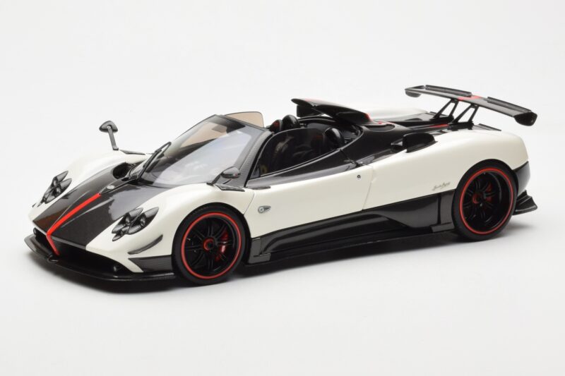 Pagani Zonda Cinque Roadster Бял Benny Almost Real 1:18