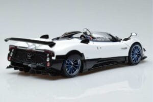 Pagani Zonda HP Barchetta Carbon Fiber Бял LCD 1:18 LCD18009 WH Метал — снимка 3 от 9