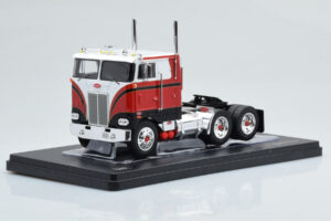 Peterbilt 352 Pacemaker Червен Бял IXO 1:43
