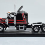 Peterbilt 359 Черен Червен IXO 1:43 - image 2 of 4