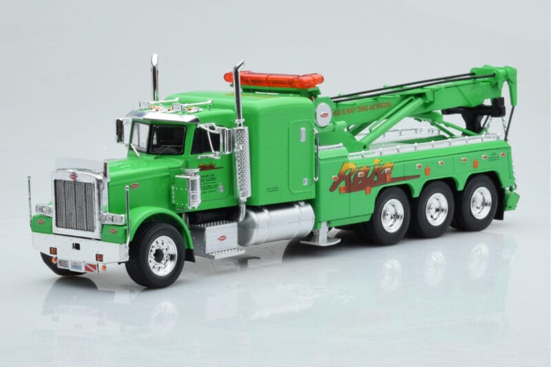 Peterbilt 359 Wrecker Road Service Зелен IXO 1:43