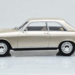 Peugeot 204 Coupe Бежов Otto 1:18 - image 3 of 6