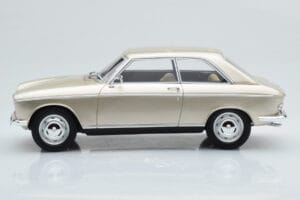 Peugeot 204 Coupe Бежов Otto 1:18 OT1024 Смола — снимка 3 от 6