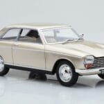Peugeot 204 Coupe Бежов Otto 1:18 - image 4 of 6