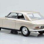 Peugeot 204 Coupe Бежов Otto 1:18 - image 5 of 6