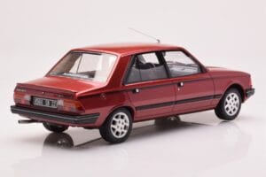 Peugeot 305 GTX Червен Plaisir Otto 1:18 OT1032 Смола — снимка 2 от 6