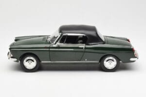 Peugeot 404 Кабриолет Antique Green Лимитирано Издание Norev 1:18 184829 Метал — снимка 4 от 8