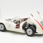 Porsche 550 Spyder Издание 70 Години Бял Schuco 1:18 - image 5 of 8