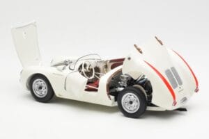 Porsche 550 Spyder Издание 70 Години Бял Schuco 1:18 450033300 Метал — снимка 5 от 8