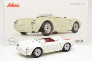 Porsche 550 Spyder Издание 70 Години Бял Schuco 1:18 450033300 Метал — снимка 8 от 8