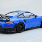 Porsche 911 GT2 RS 991.2 Weissach Package Син Черни Магнезиеви Джанти Minichamps 1:18 - image 2 of 6