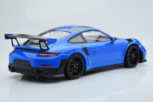 Porsche 911 GT2 RS 991.2 Weissach Package Син Черни Магнезиеви Джанти Minichamps 1:18 153068316 Метал — снимка 2 от 6