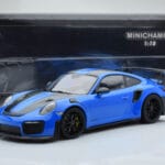 Porsche 911 GT2 RS 991.2 Weissach Package Син Черни Магнезиеви Джанти Minichamps 1:18 - image 6 of 6