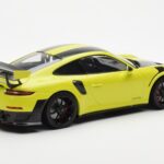 Porsche 911 991.2 GT2 RS Светлозелен С Черни Магнезиеви Джанти Minichamps 1:18 - image 2 of 6