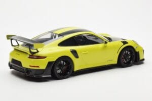 Porsche 911 991.2 GT2 RS Светлозелен С Черни Магнезиеви Джанти Minichamps 1:18 155068300 Метал — снимка 2 от 6