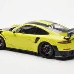 Porsche 911 991.2 GT2 RS Светлозелен С Черни Магнезиеви Джанти Minichamps 1:18 - image 5 of 6