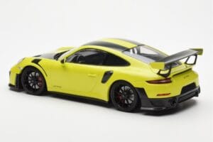 Porsche 911 991.2 GT2 RS Светлозелен С Черни Магнезиеви Джанти Minichamps 1:18 155068300 Метал — снимка 5 от 6