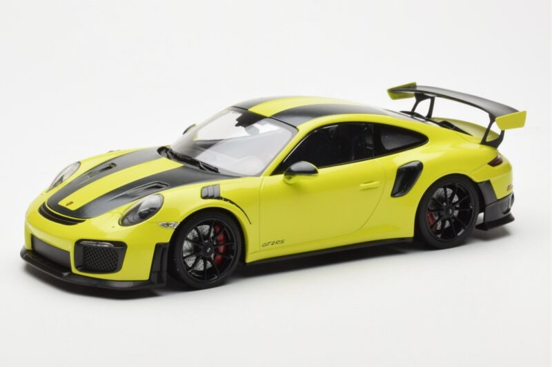 Porsche 911 991.2 GT2 RS Светлозелен С Черни Магнезиеви Джанти Minichamps 1:18
