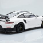Porsche 911 GT2 RS 991.2 Weissach Package Бял Черни Магнезиеви Джанти Minichamps 1:18 - image 2 of 6