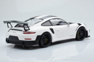 Porsche 911 GT2 RS 991.2 Weissach Package Бял Черни Магнезиеви Джанти Minichamps 1:18 153068309 Метал — снимка 2 от 6