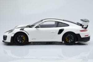 Porsche 911 GT2 RS 991.2 Weissach Package Бял Черни Магнезиеви Джанти Minichamps 1:18 153068309 Метал — снимка 3 от 6