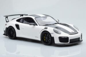 Porsche 911 GT2 RS 991.2 Weissach Package Бял Черни Магнезиеви Джанти Minichamps 1:18 153068309 Метал — снимка 4 от 6